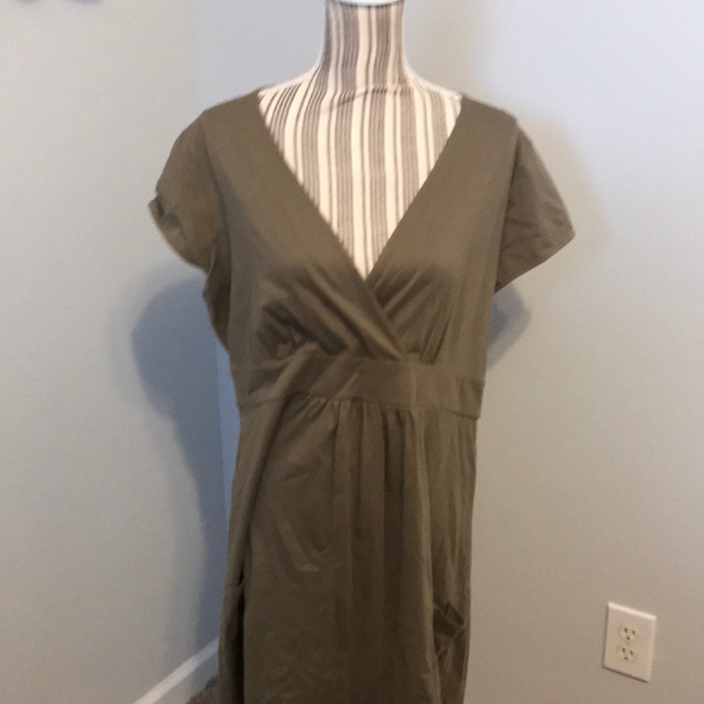 Boden v-neck tee shirt dress size 14